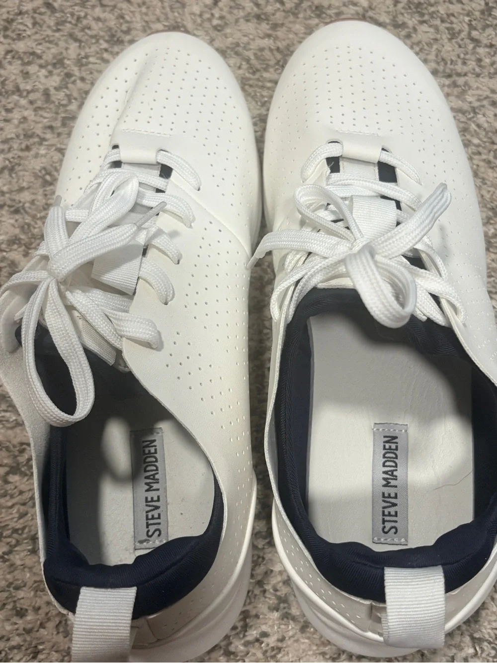 Steve Madden White Sneakers with Navy Heel Accent, Men's Sz 11, never worn